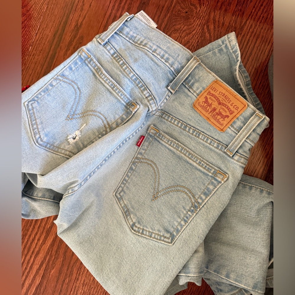 LEVIS WEDGIE STRAIGHT JEANS